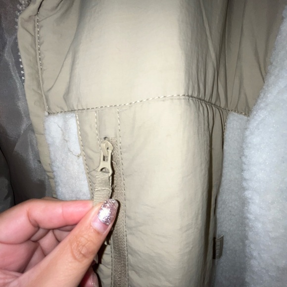 H&M - Mens Regular Fit Faux Shearling Overshirt - Picture 3 of 6